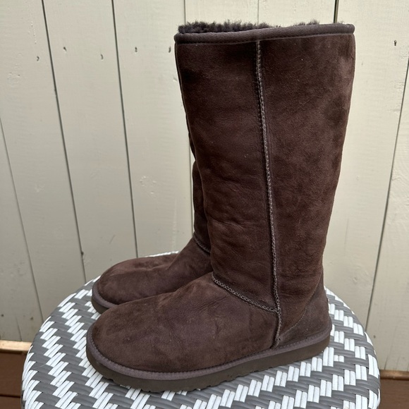 UGG Shoes - Ugg tall boots chocolate brown size 11 EUC